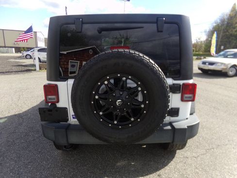 Used 2017 Jeep Wrangler Unlimited Sport w/ Quick Order Package 24S AWD/4WD image 12