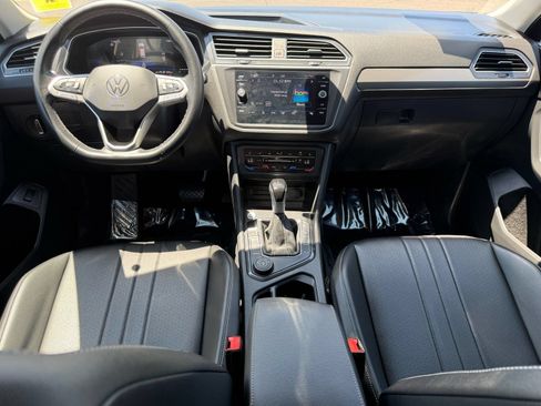 Used 2024 Volkswagen Tiguan SE AWD/4WD image 25