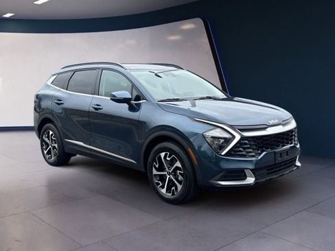 Certified 2023 Kia Sportage EX w/ EX Premium Package AWD/4WD image 7
