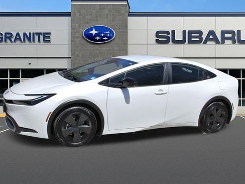 Used 2024 Toyota Prius Prime FWD image 13