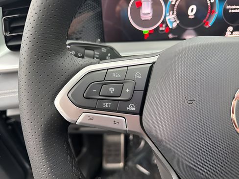 New 2026 Volkswagen Tiguan SE R-Line AWD/4WD image 13