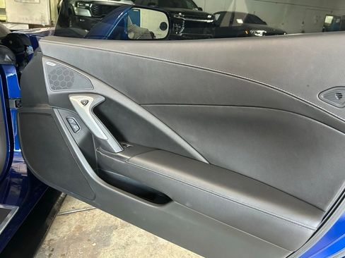 Used 2018 Chevrolet Corvette Stingray Coupe w/ Carbon Flash Badge Package RWD image 28