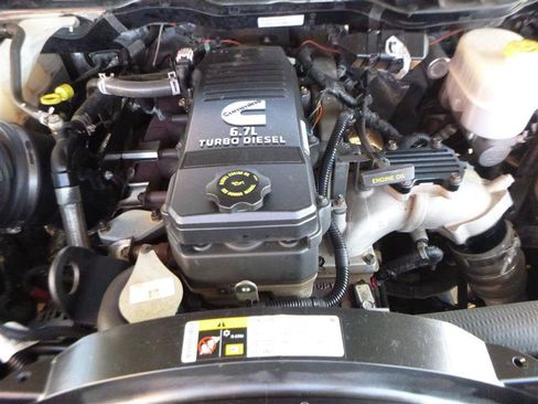 Used 2015 RAM 3500 Laramie w/ Convenience Group AWD/4WD image 28