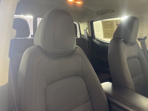 Used 2020 Chevrolet Colorado LT w/ Safety Package image 34