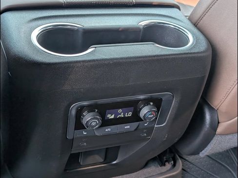 Used 2025 Chevrolet Tahoe High Country AWD/4WD image 21
