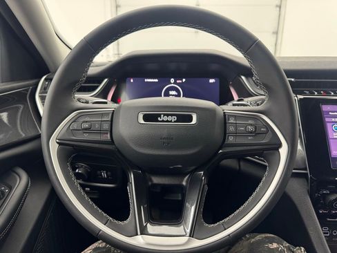 Used 2023 Jeep Grand Cherokee L Laredo AWD/4WD image 16