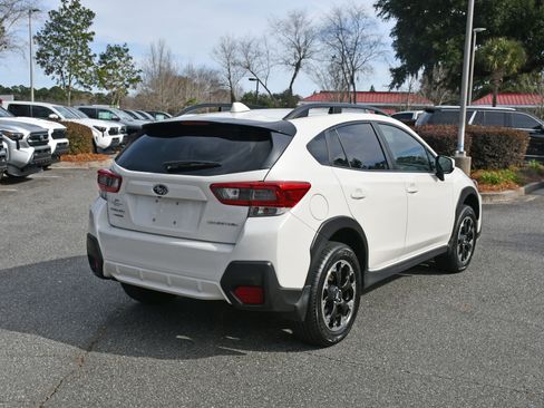 Used 2023 Subaru Crosstrek 2.0i Premium image 4