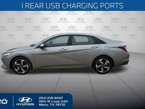 Used 2023 Hyundai Elantra SEL w/ Convenience Package image 9