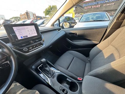 Used 2023 Toyota Corolla LE image 28