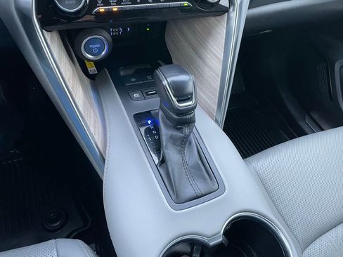 Used 2021 Toyota Venza XLE w/ Softex Package image 14