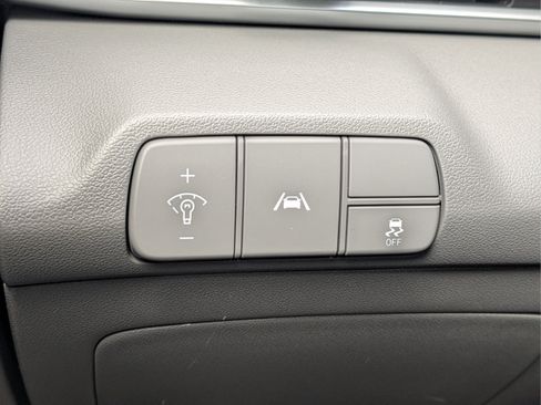 Used 2023 Hyundai Elantra SEL FWD image 19