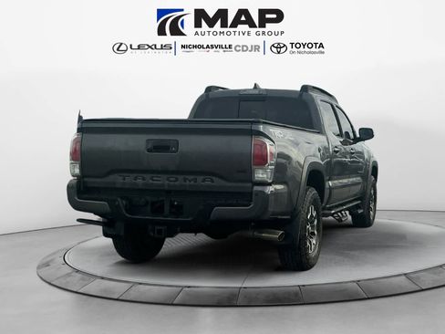 Used 2022 Toyota Tacoma TRD Off-Road image 5