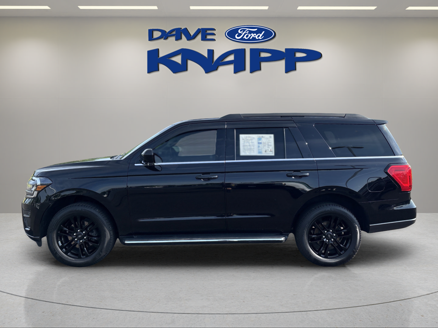 Used 2022 Ford Expedition XLT AWD/4WD image 4