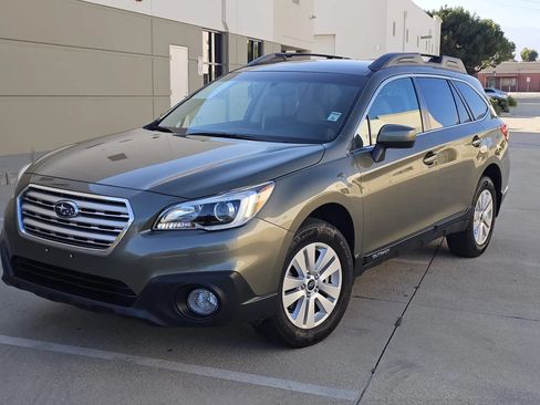 Used 2017 Subaru Outback 2.5i Premium w/ Popular Package #2 AWD/4WD image 1