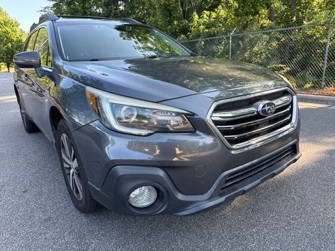 Used 2018 Subaru Outback 2.5i Limited AWD/4WD image 3