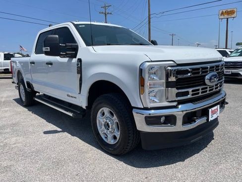 New 2026 Ford F250 XLT w/ FX4 Off-Road Package AWD/4WD image 3