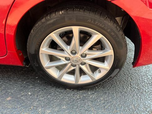 Used 2014 Toyota Prius V Five FWD image 15