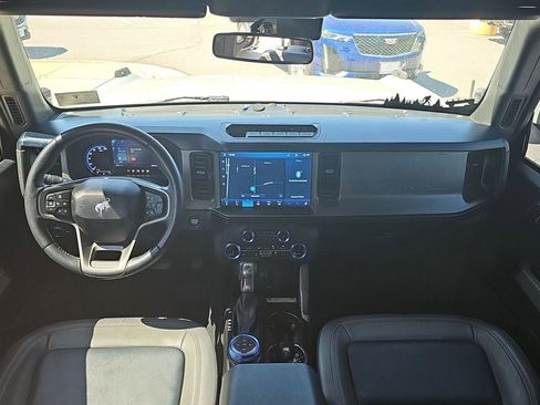 Used 2022 Ford Bronco Outer Banks w/ Sasquatch Package AWD/4WD image 8