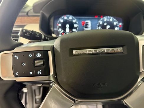 New 2026 Land Rover Discovery S AWD/4WD image 18