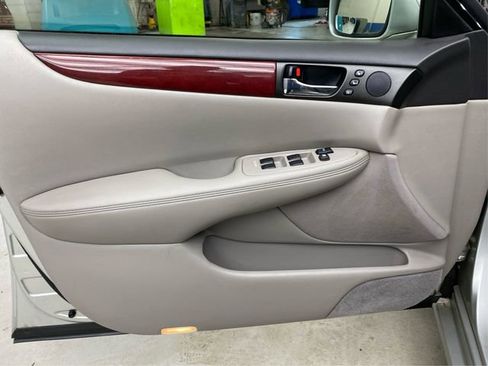 Used 2003 Lexus ES 330 FWD image 25