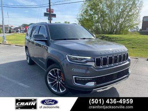 Used 2022 Jeep Wagoneer Series III w/ Premium Group I AWD/4WD image 1