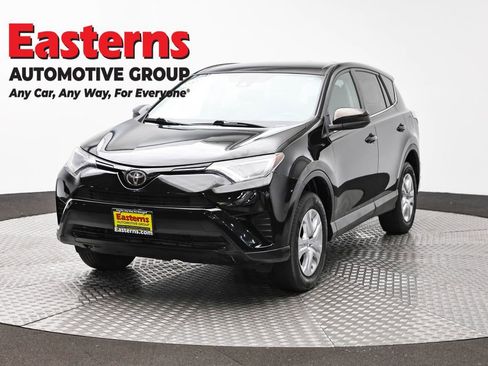 Used 2018 Toyota RAV4 LE w/ All Weather Liner Package FWD image 1