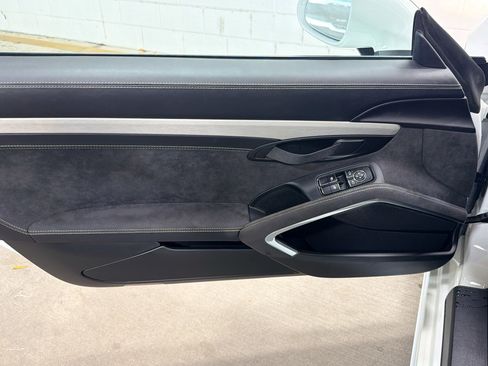 Used 2016 Porsche Cayman GT4 image 19