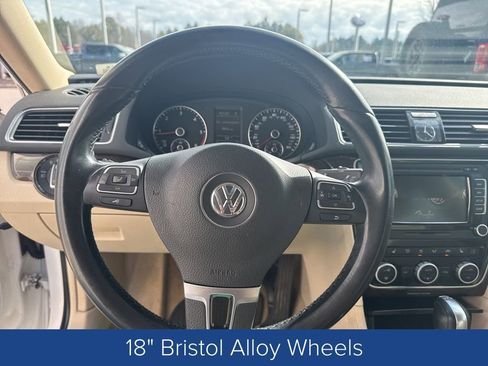 Used 2015 Volkswagen Passat TDI SEL Premium image 19