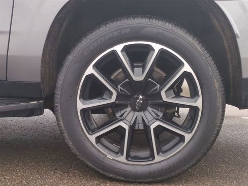 Used 2023 Chevrolet Suburban RST image 15