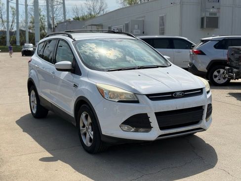 Used 2014 Ford Escape SE w/ Equipment Group 201A image 4