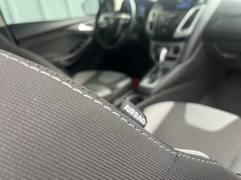 Used 2014 Ford Focus SE w/ SE Sport Package image 15