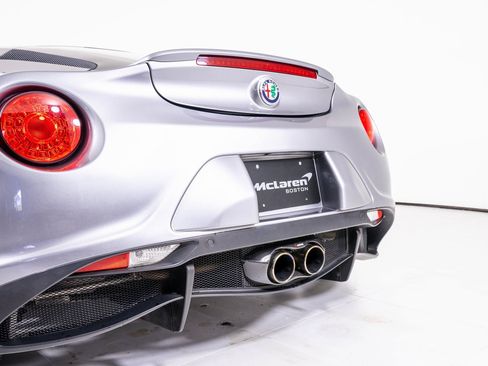 Used 2018 Alfa Romeo 4C Coupe w/ Convenience Group - Coupe image 11