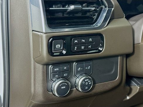 Used 2025 GMC Yukon Elevation w/ LPO, Floor Liner Package AWD/4WD image 11