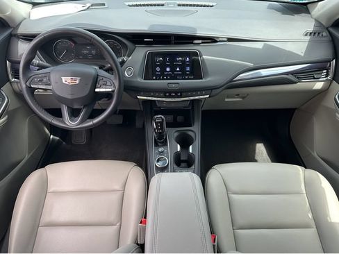 Certified 2023 Cadillac XT4 Luxury FWD image 14