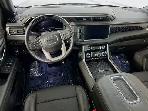 Used 2023 GMC Yukon Denali w/ Advanced Technology Package image 23