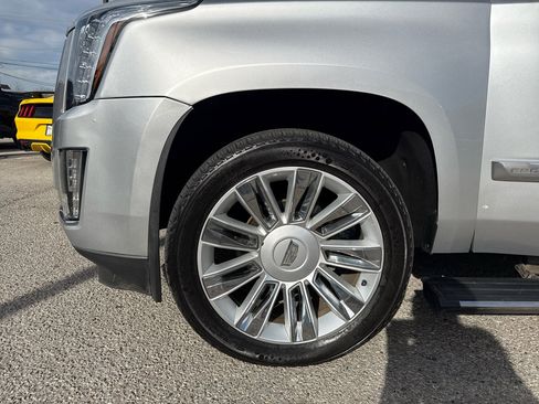 Used 2016 Cadillac Escalade ESV Platinum image 34