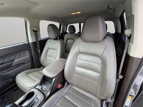 Used 2022 GMC Canyon Denali image 18