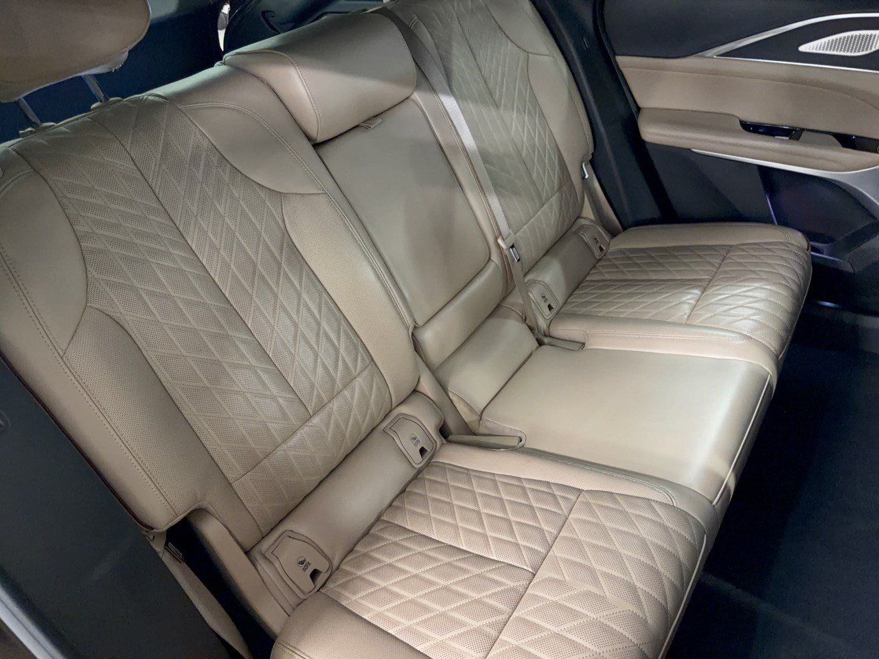 Certified 2024 Cadillac Lyriq Luxury w/ Nappa Leather Package AWD/4WD image 29