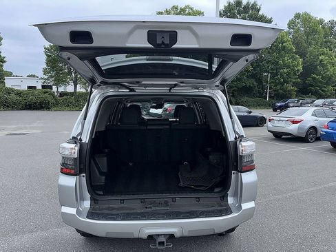 Used 2022 Toyota 4Runner SR5 Premium AWD/4WD image 32