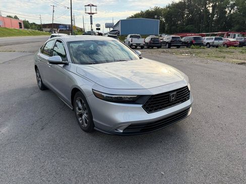 Used 2024 Honda Accord EX image 3