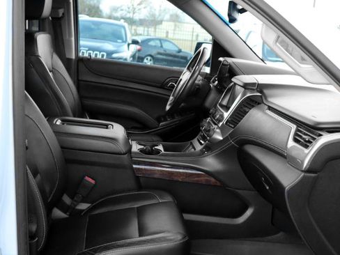 Used 2020 Chevrolet Suburban LT image 18