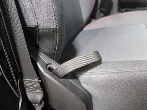 Used 2025 Jeep Wrangler Unlimited Rubicon image 25