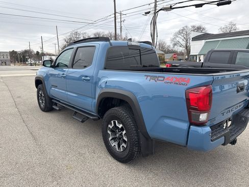 Used 2019 Toyota Tacoma TRD Off-Road image 4