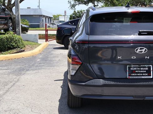 Used 2024 Hyundai Kona SEL FWD image 13