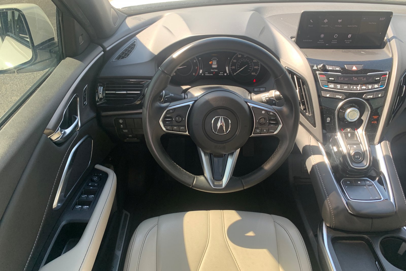 Used 2025 Acura RDX SH-AWD image 18