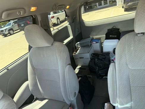 Used 2017 Toyota Sienna LE AWD/4WD image 4