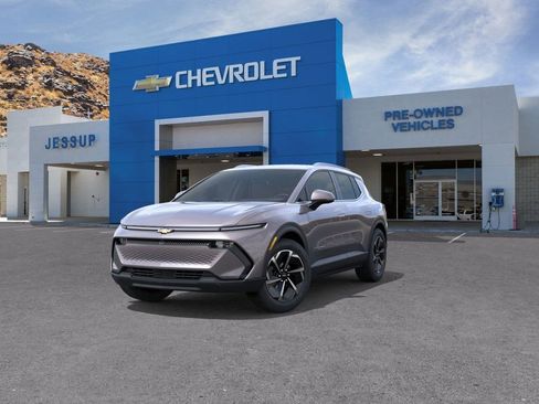 New 2026 Chevrolet Equinox EV LT image 8