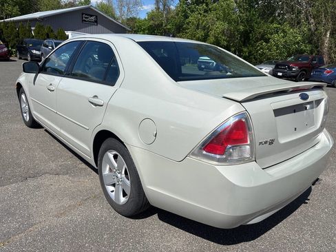 Used 2008 Ford Fusion SE FWD image 3