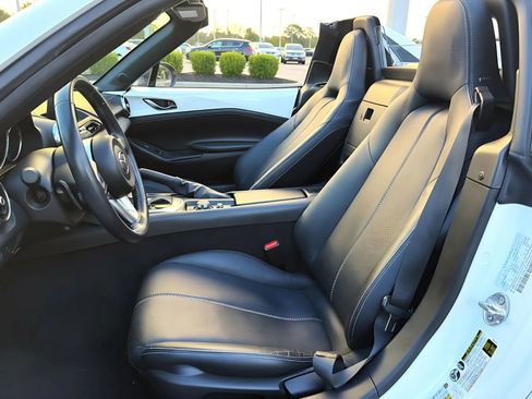 Used 2023 MAZDA MX-5 Miata Grand Touring image 11