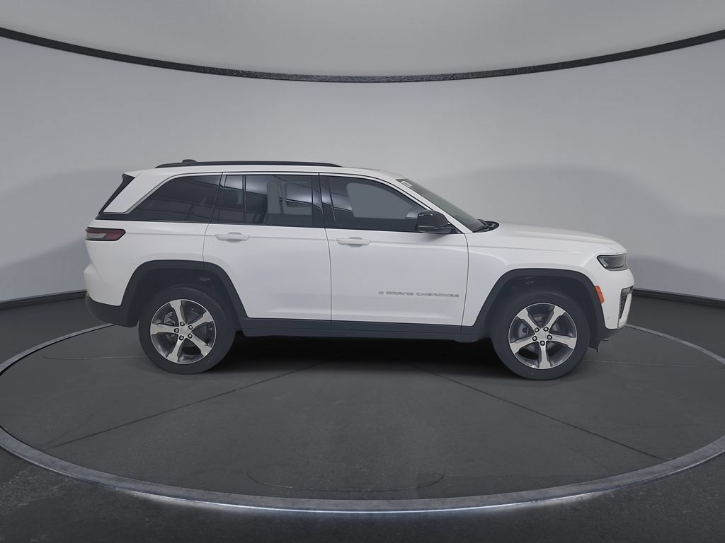 New 2026 Jeep Grand Cherokee Limited w/ Luxury Tech Group II AWD/4WD image 17